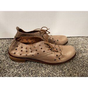 Bueno ladies shoes size 38 European Brown Leather Holy Shoes